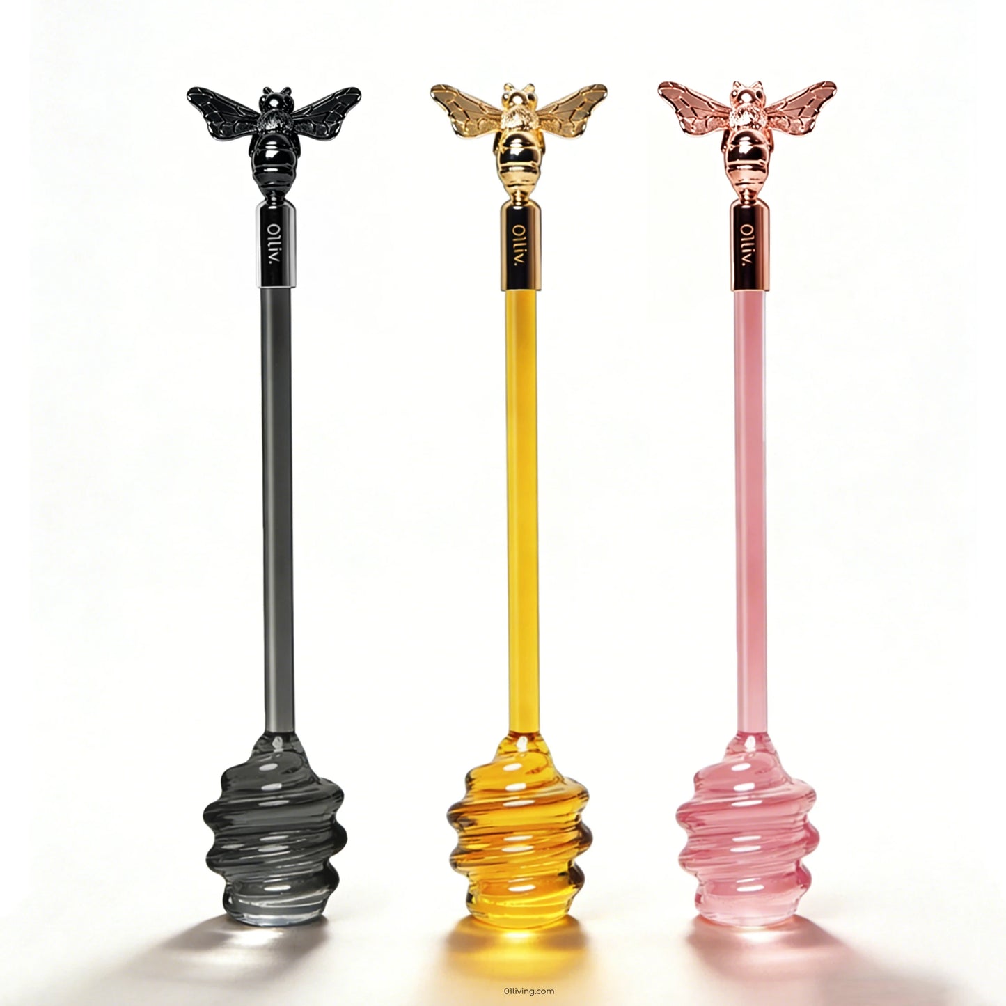 Mielia™ Glass Honey Dipper with bee-inspired accent, crafted from borosilicate glass with spiral grooves for smooth, controlled drizzling of honey and syrups.